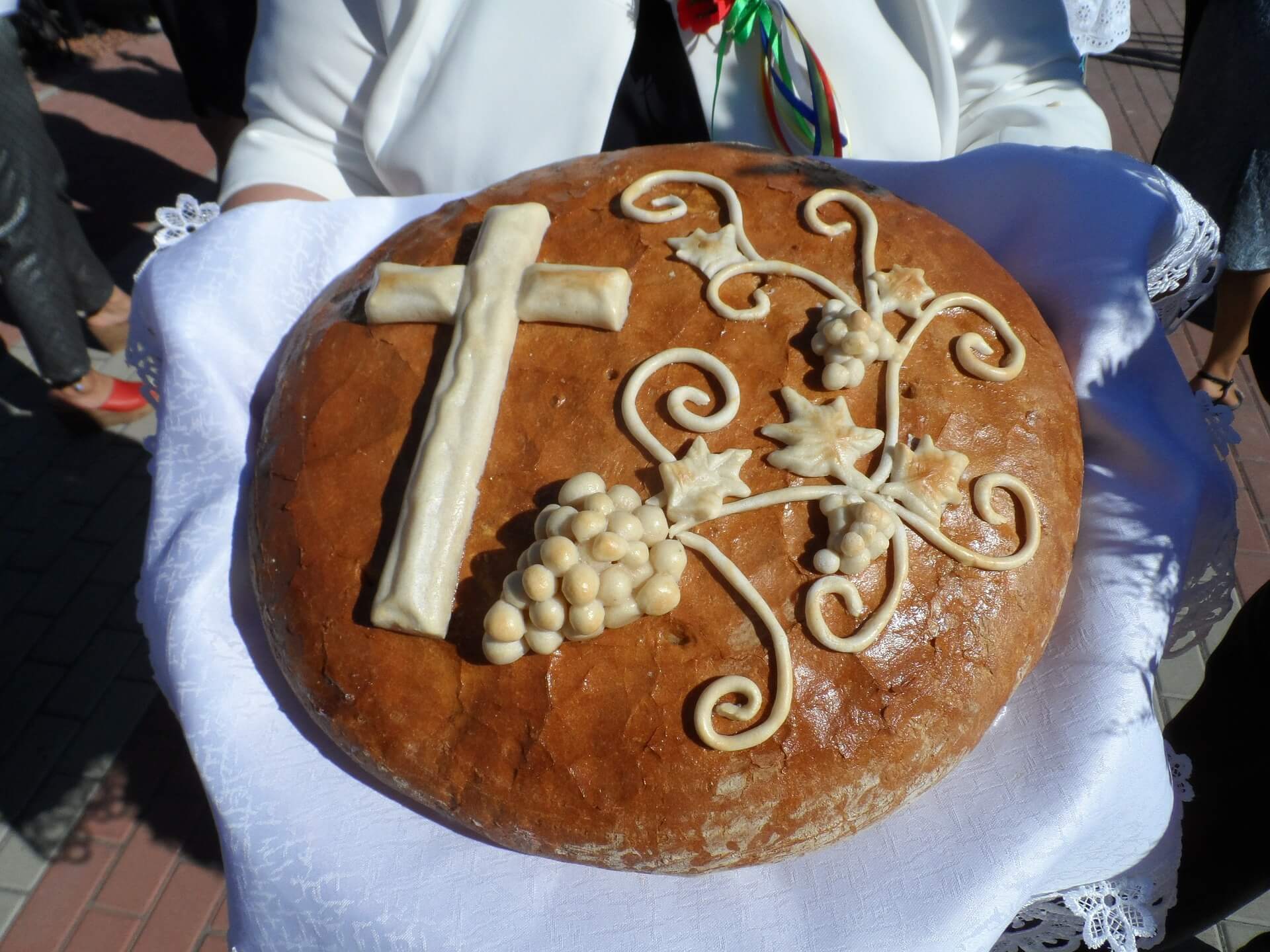 Tradycyjne powitanie chlebem i solą l Chomik Gdów